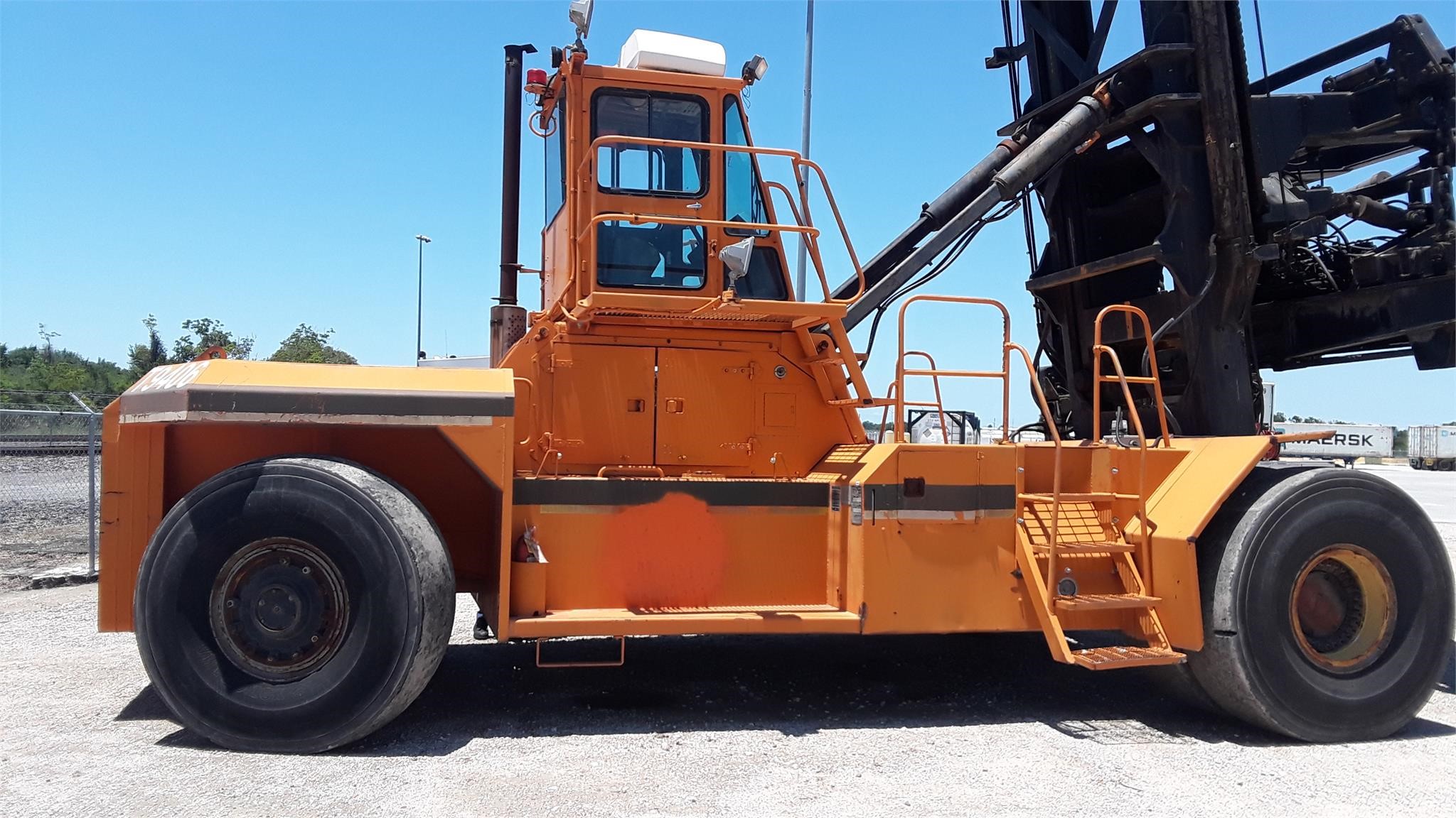 MONTACARGA  portuaria 